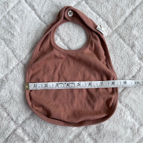 Kate Quinn | Red Brown Organic Cotton Button Bib | One Size - Picture 4 of 7